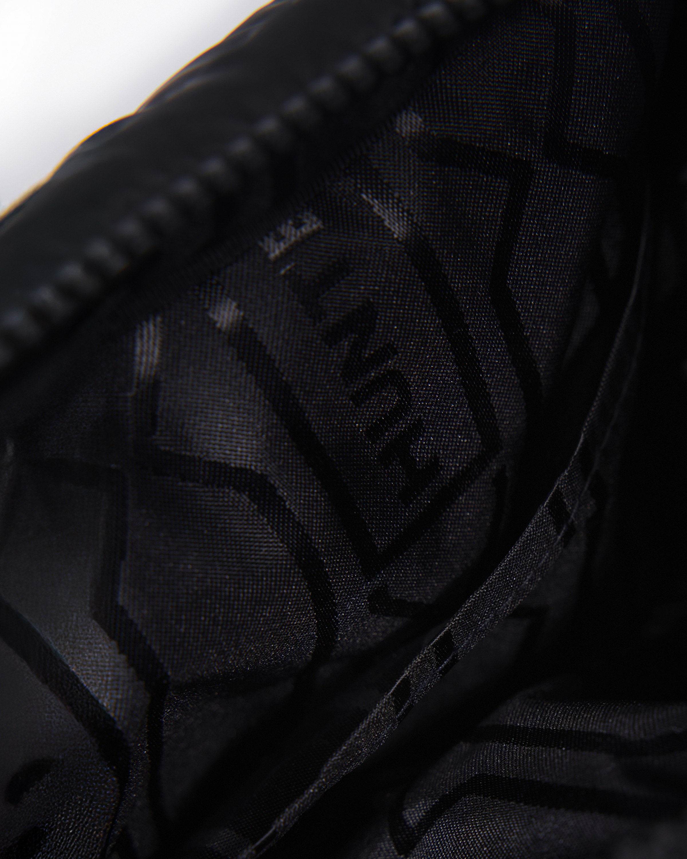 INTREPID EXTRA PUFFED CROSSBODY