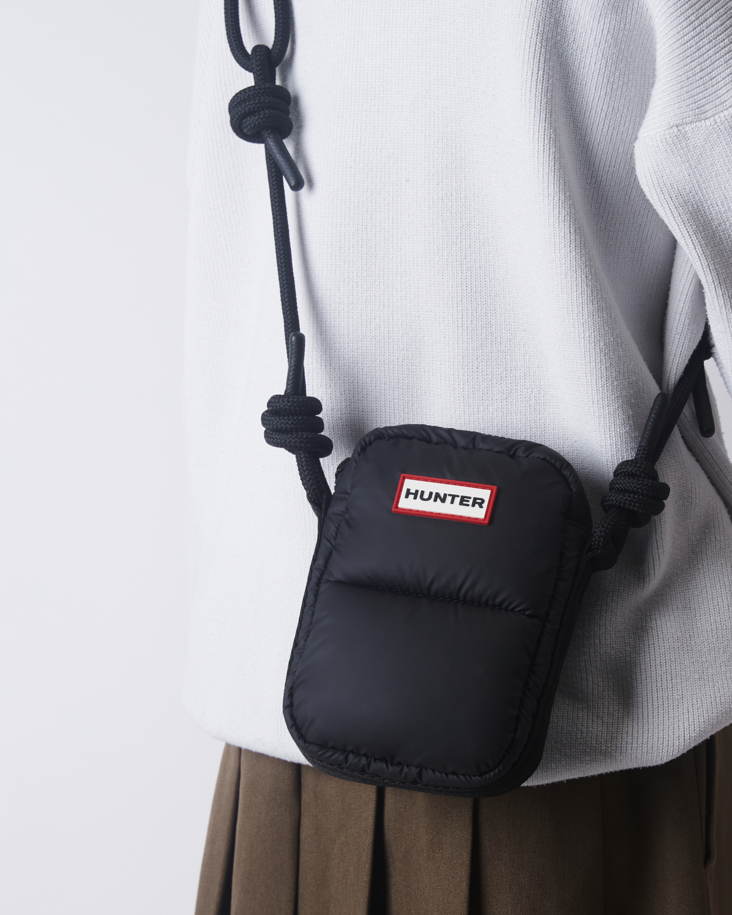 INTREPID EXTRA PUFFED PHONE POUCH