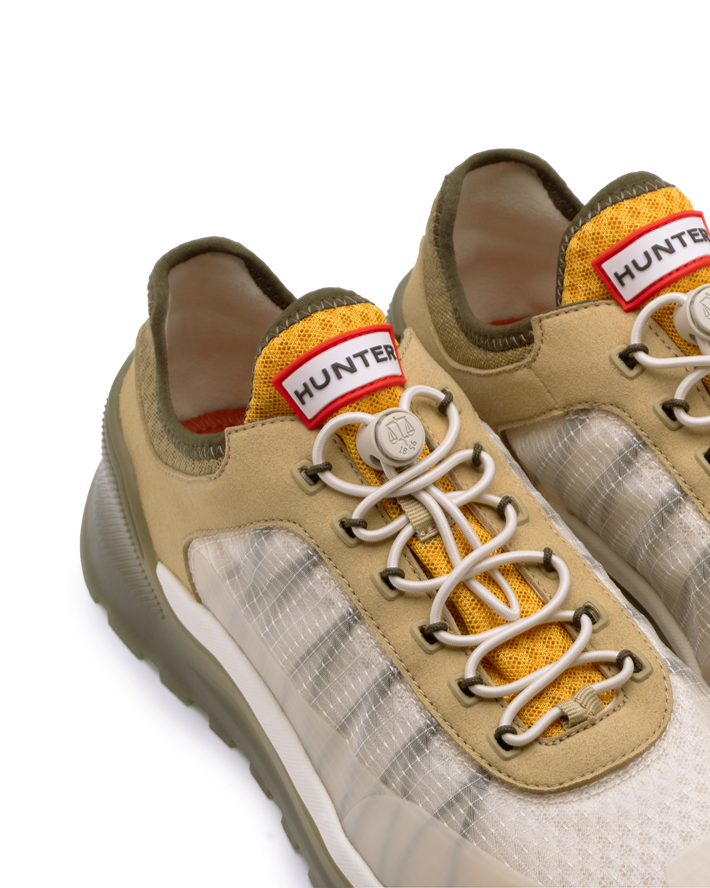 MEN'S TRAVEL TRAINERS