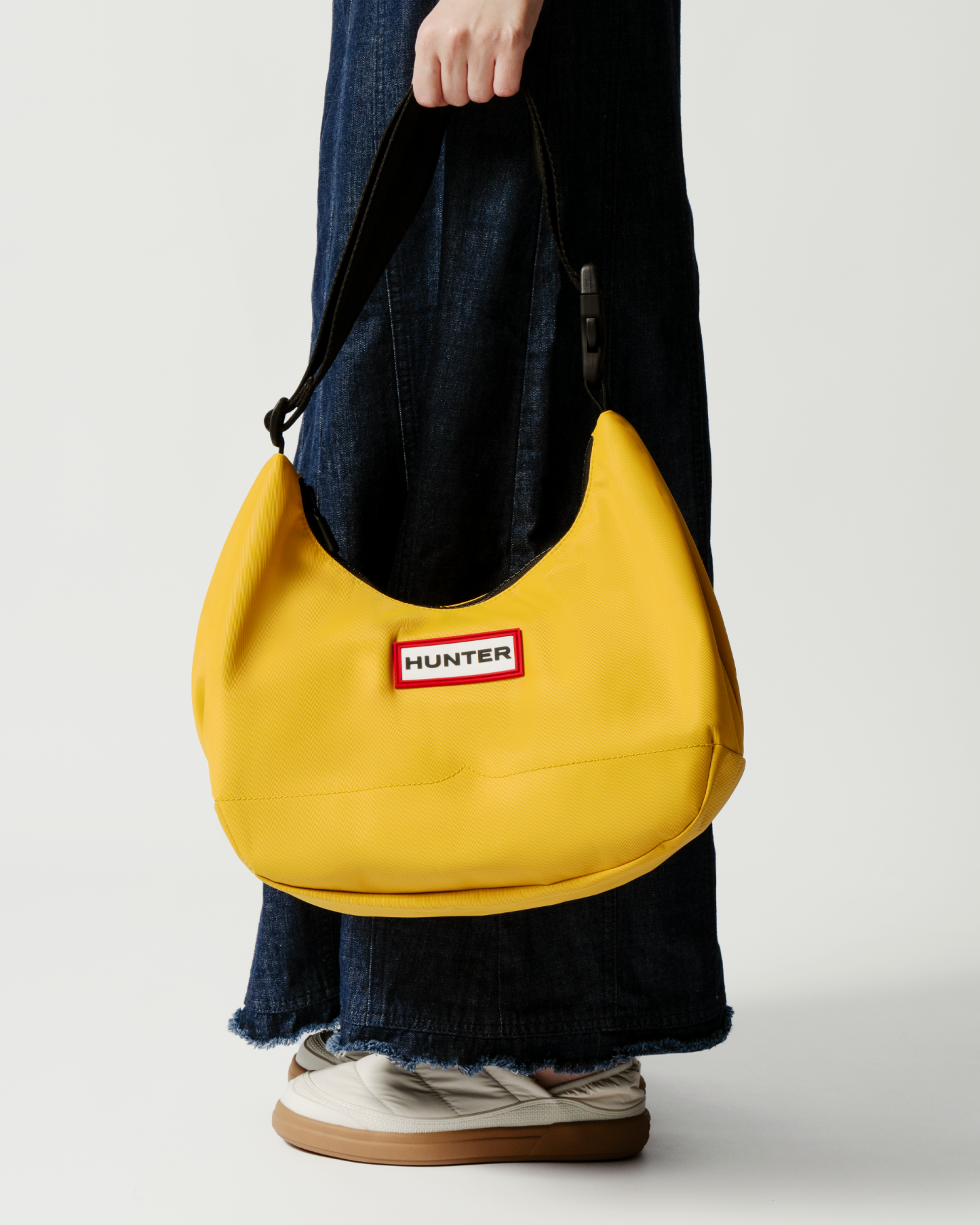 NYLON MIDI HOBO