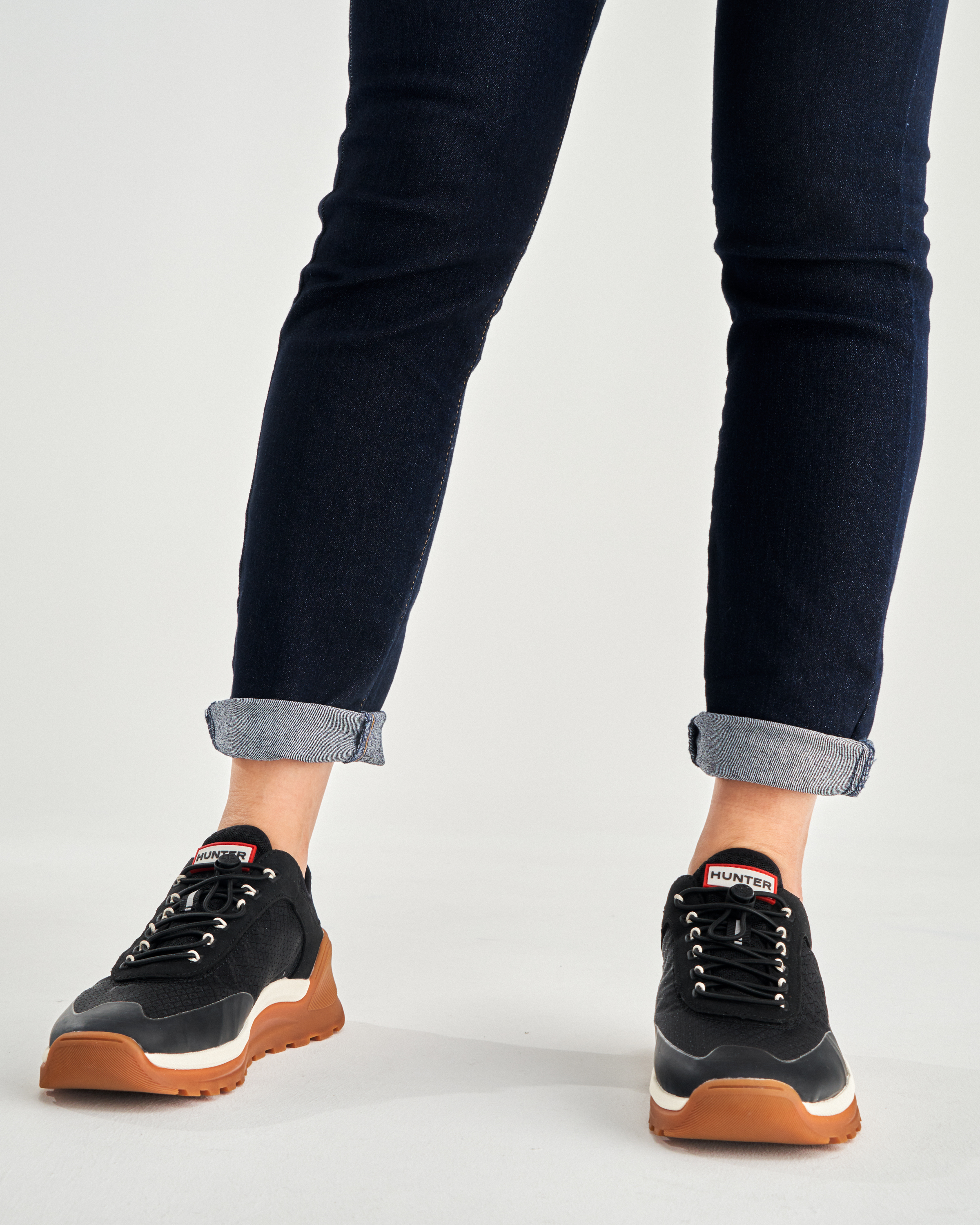 WOMEN'S TRAVEL TRAINERS