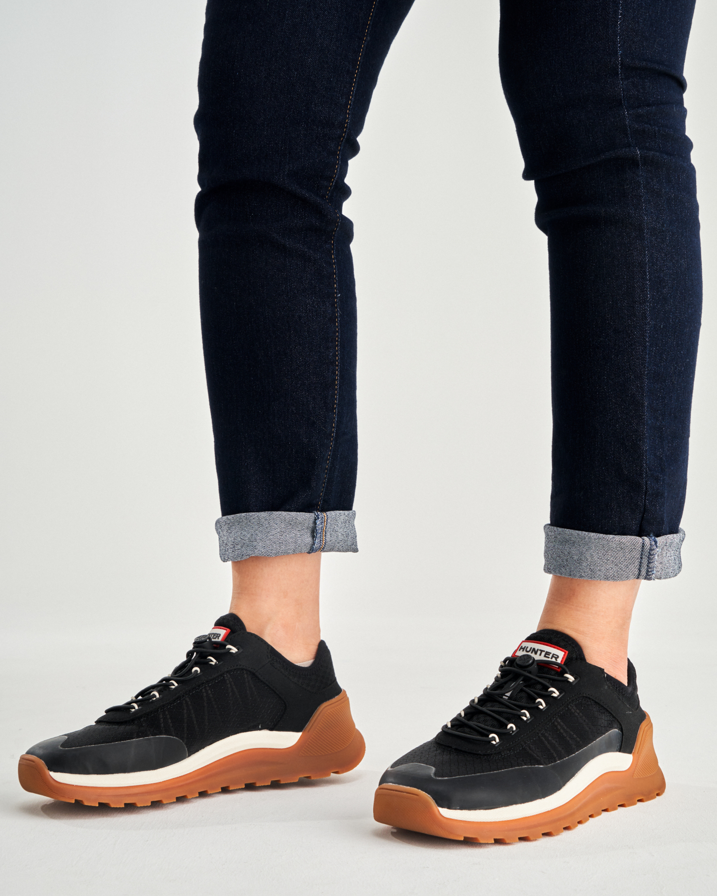 WOMEN'S TRAVEL TRAINERS