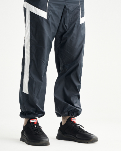 MEN'S TRAVEL TRAINERS