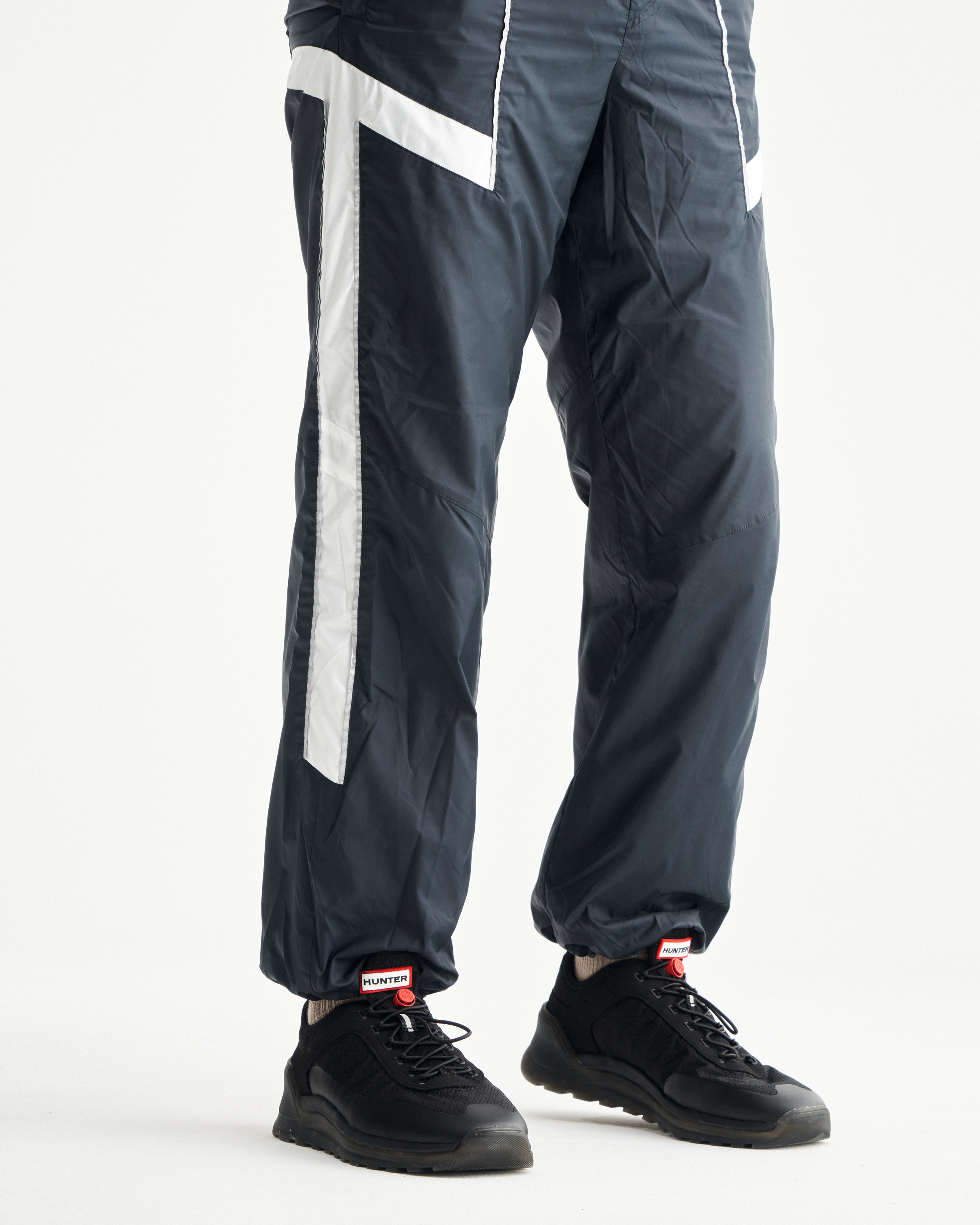 MEN'S TRAVEL TRAINERS