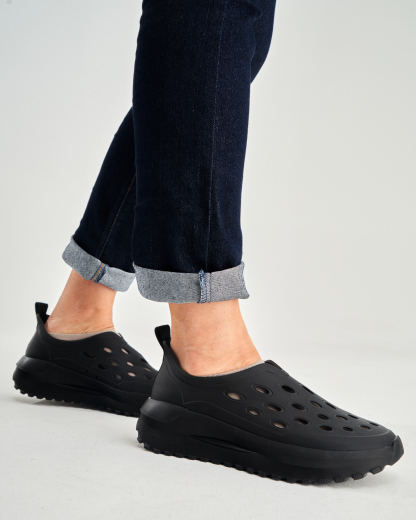 UNISEX TRAVEL FLOW SHOE