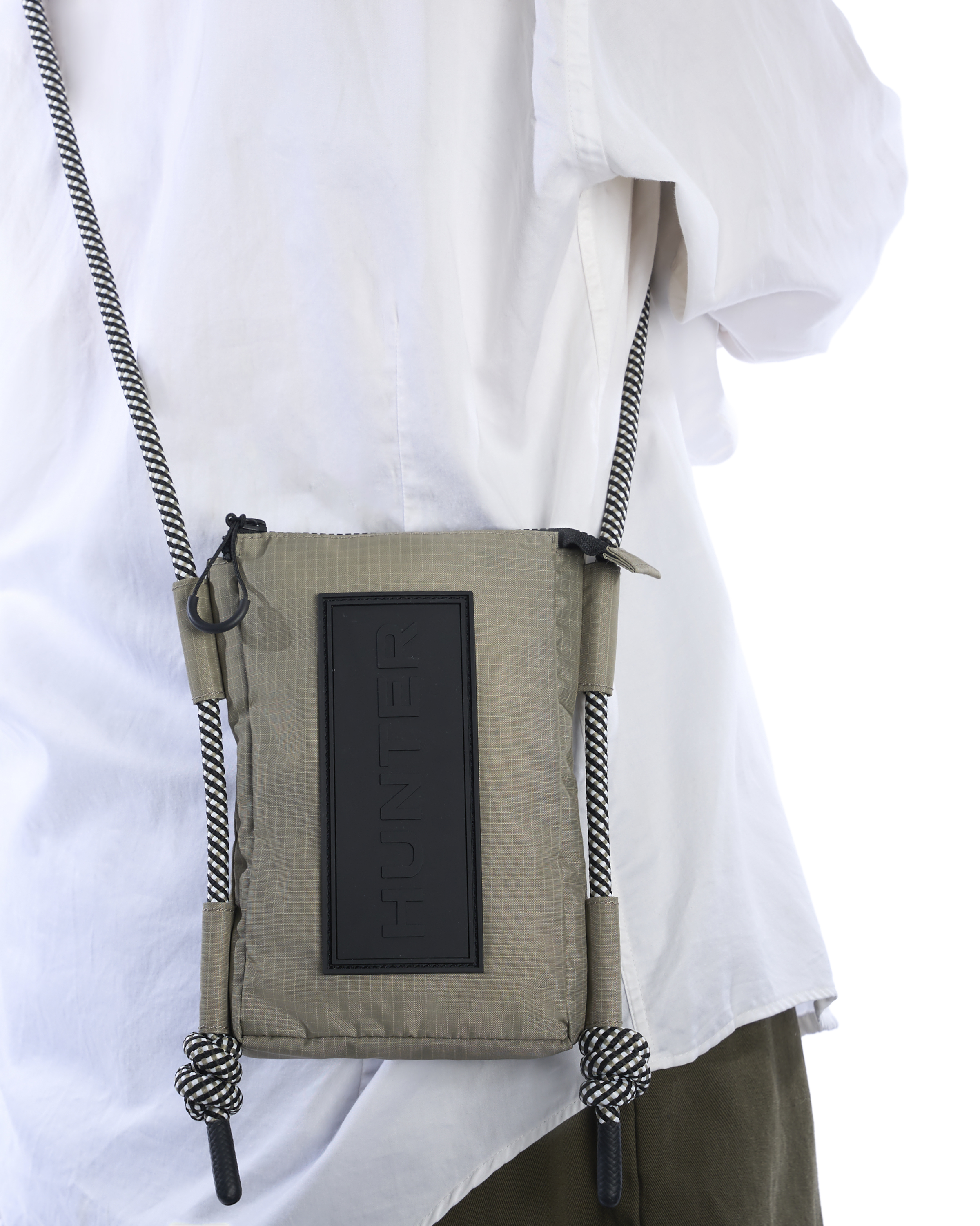 TRAVEL RIPSTOP PHONE POUCH