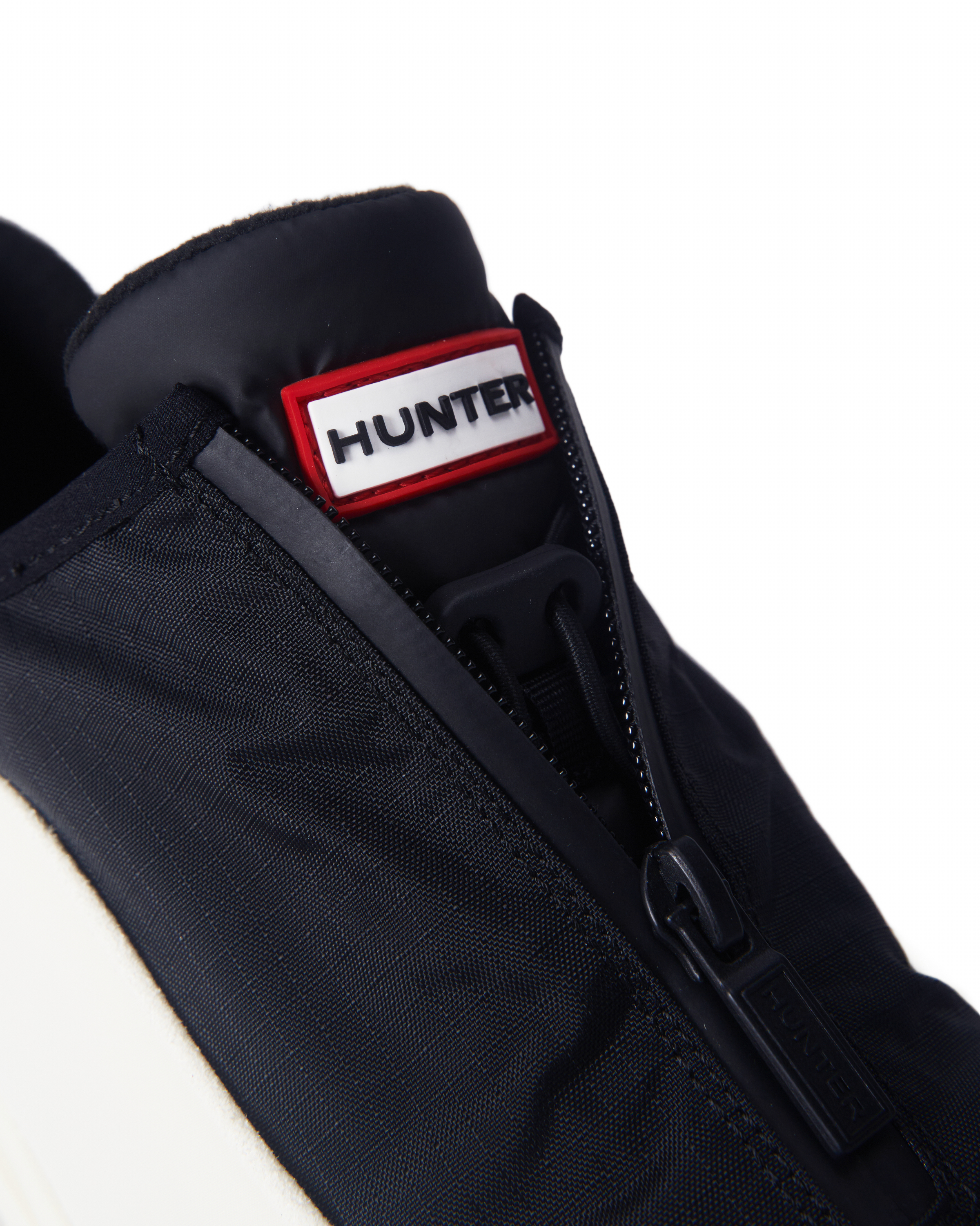 UNISEX TRAVEL FLOW ZIP TRAINERS