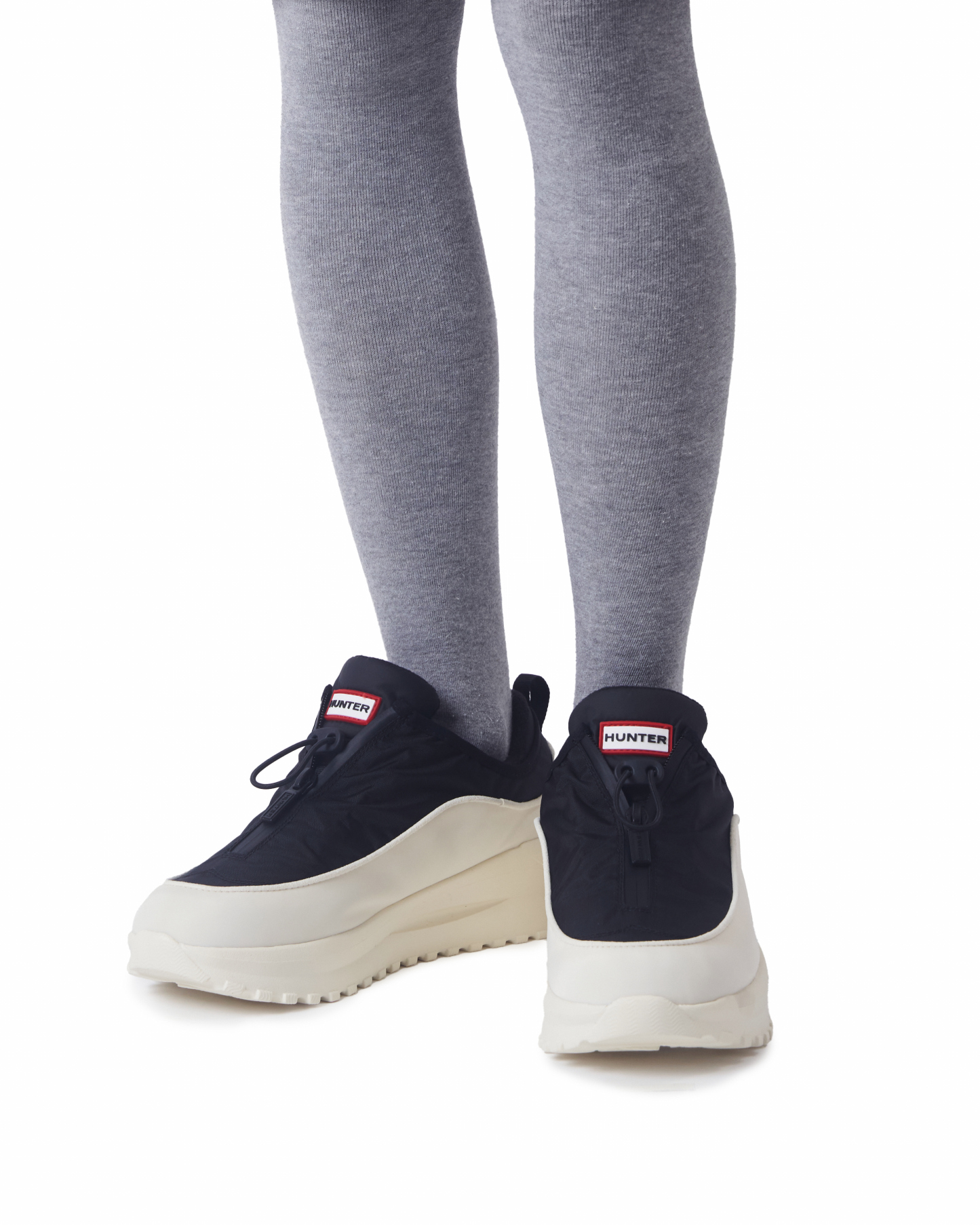 UNISEX TRAVEL FLOW ZIP TRAINERS