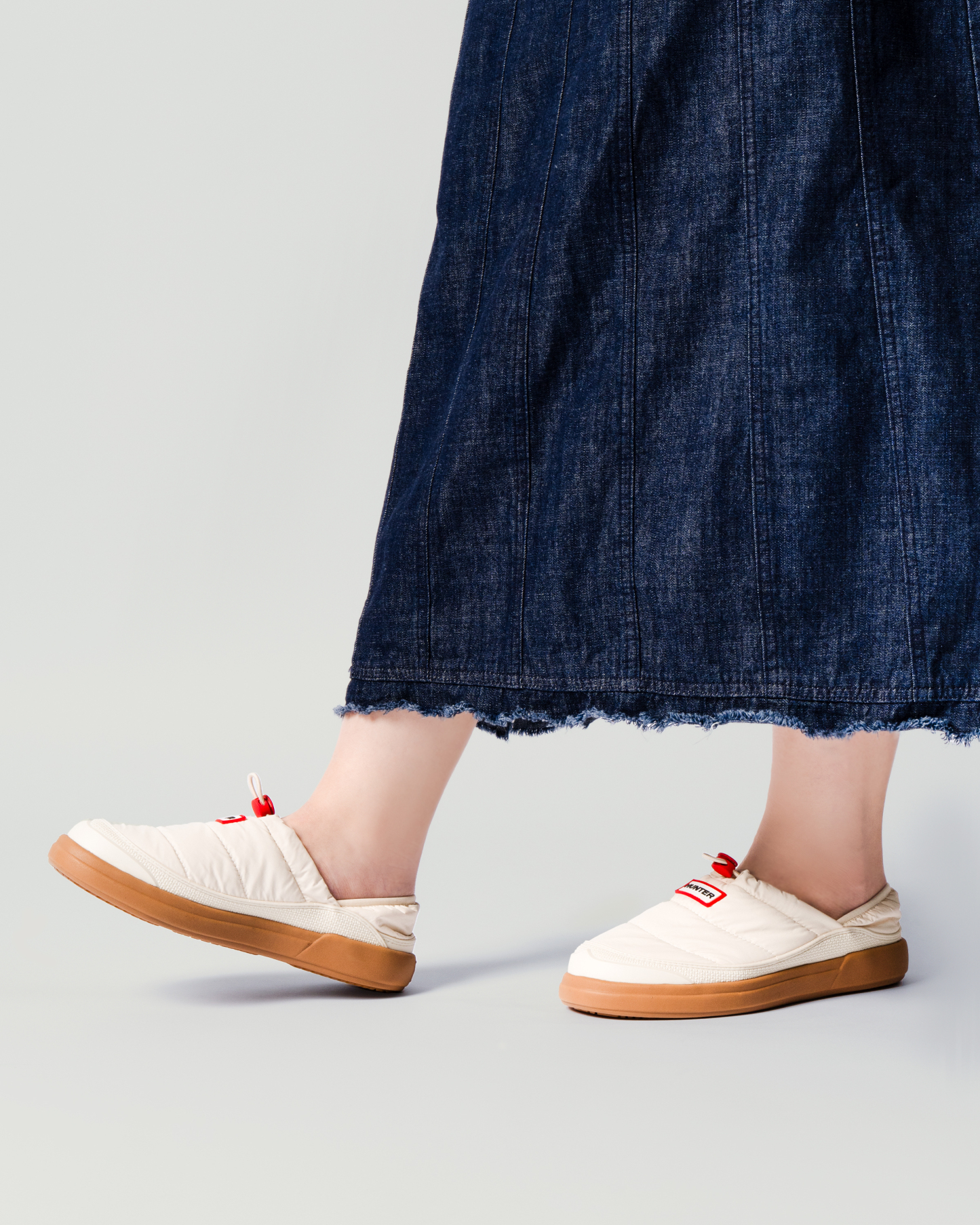 WOMEN'S IN / OUT SLIPPERS