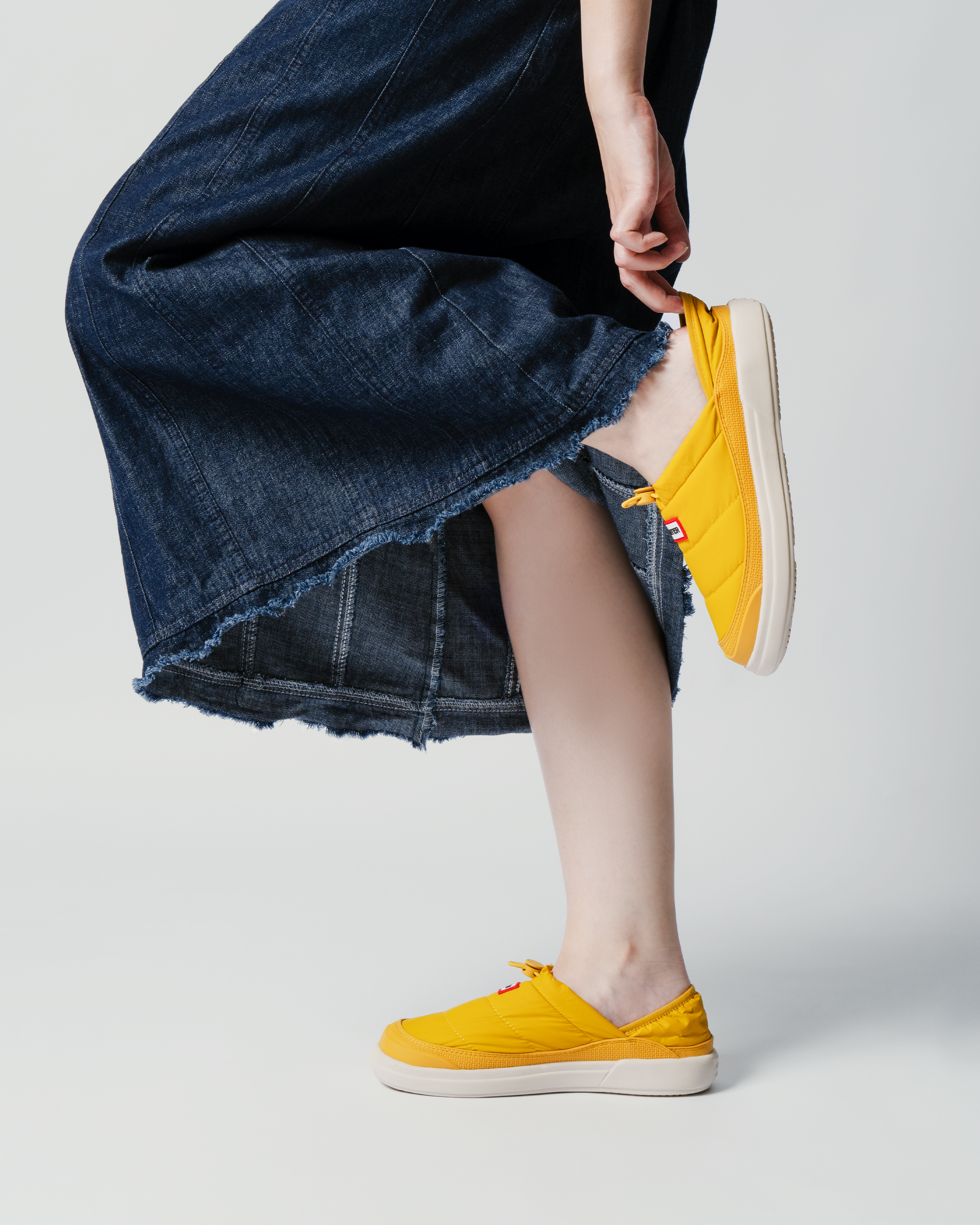 WOMEN'S IN / OUT SLIPPERS