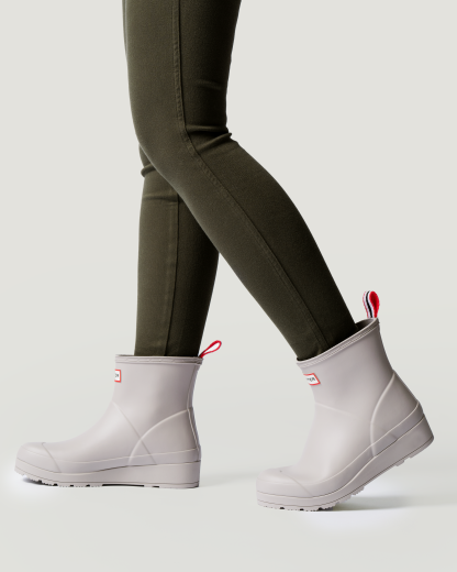 WOMEN'S PLAY SHORT BOOTS