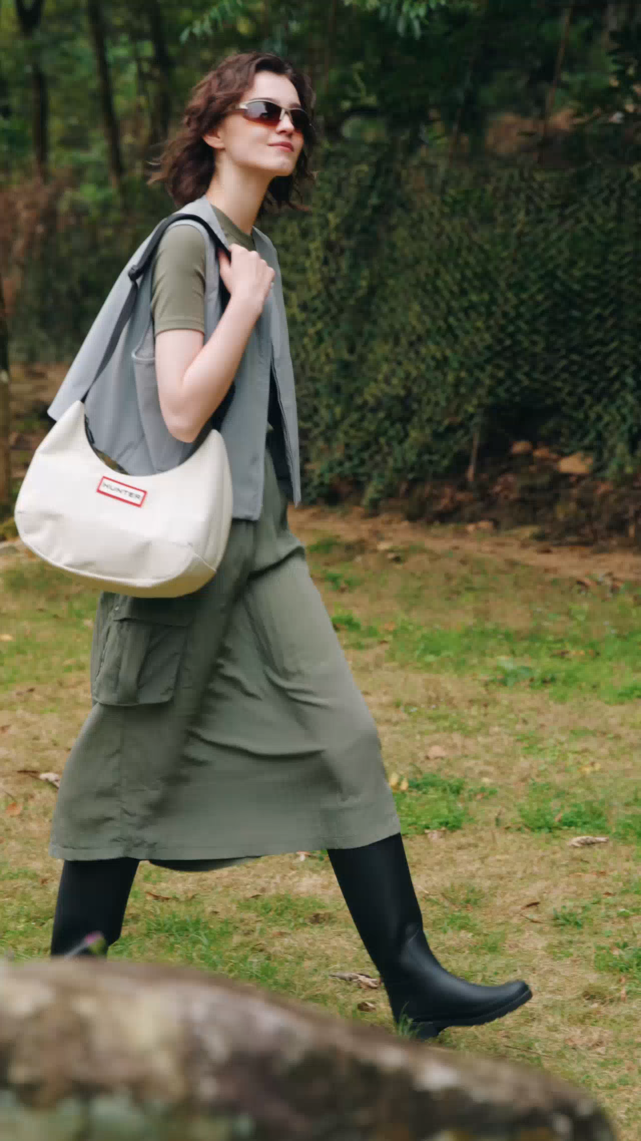 NYLON MIDI HOBO