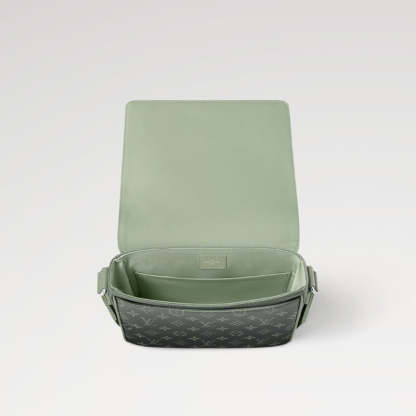 LOUIS VUITTON    ディストリクト PM NV3   Ref:M11593