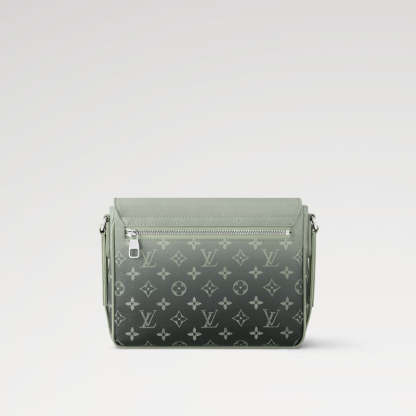 LOUIS VUITTON    ディストリクト PM NV3   Ref:M11593