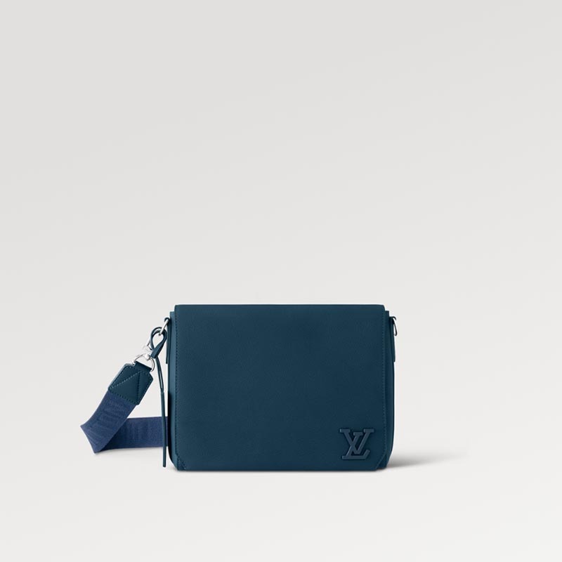 LOUIS VUITTON  秋冬の新作スタイル  テイクオフ・メッセンジャー Ref:M23709