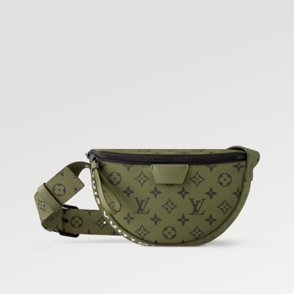 LOUIS VUITTON  秋冬の新作スタイル  ムーン・クロスボディRef: M23838