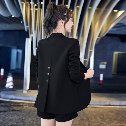 얇고 심플한 드레이프 자켓