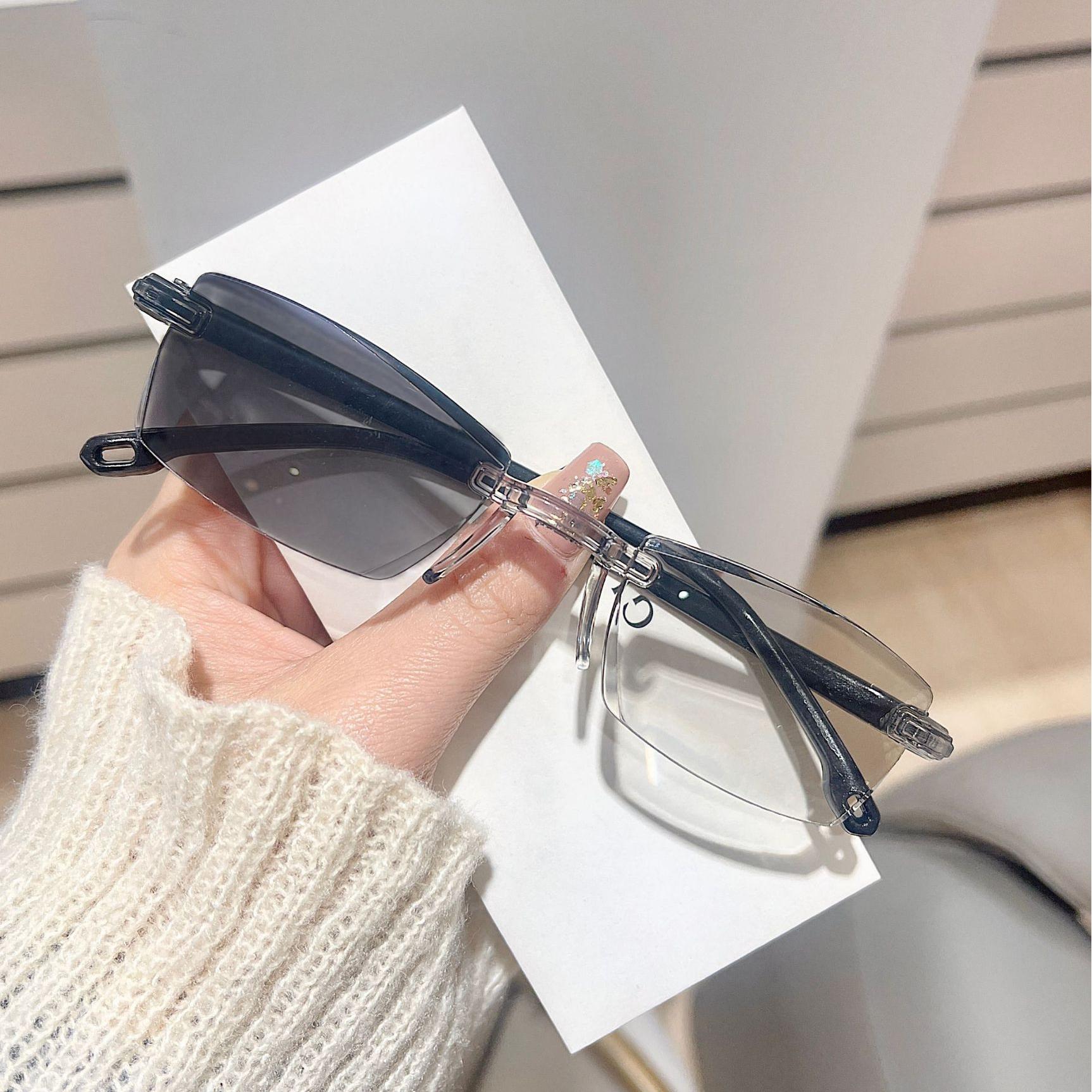 変色ブルーライト防止老眼メガネ