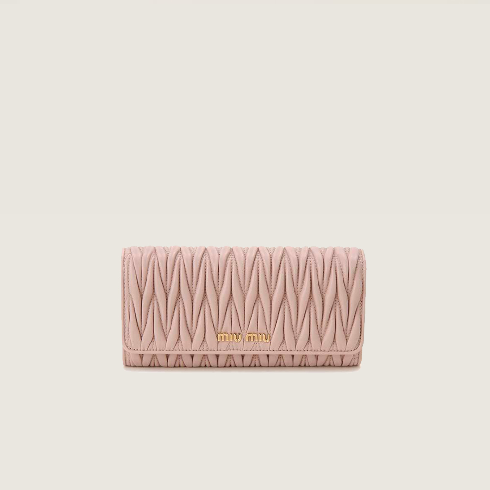 美品 miu miu ミュウミュウ マテラッセ 長財布 フラップ ピンク ミュウミュウ 二つ折り財布 マテラッセ ミニ財布 ピンク