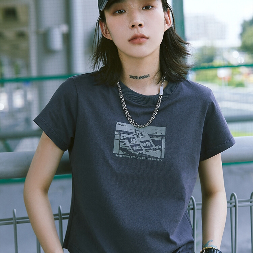 日系短款T恤女小眾設計感修身休閒印花純色t圓領全棉短袖上衣