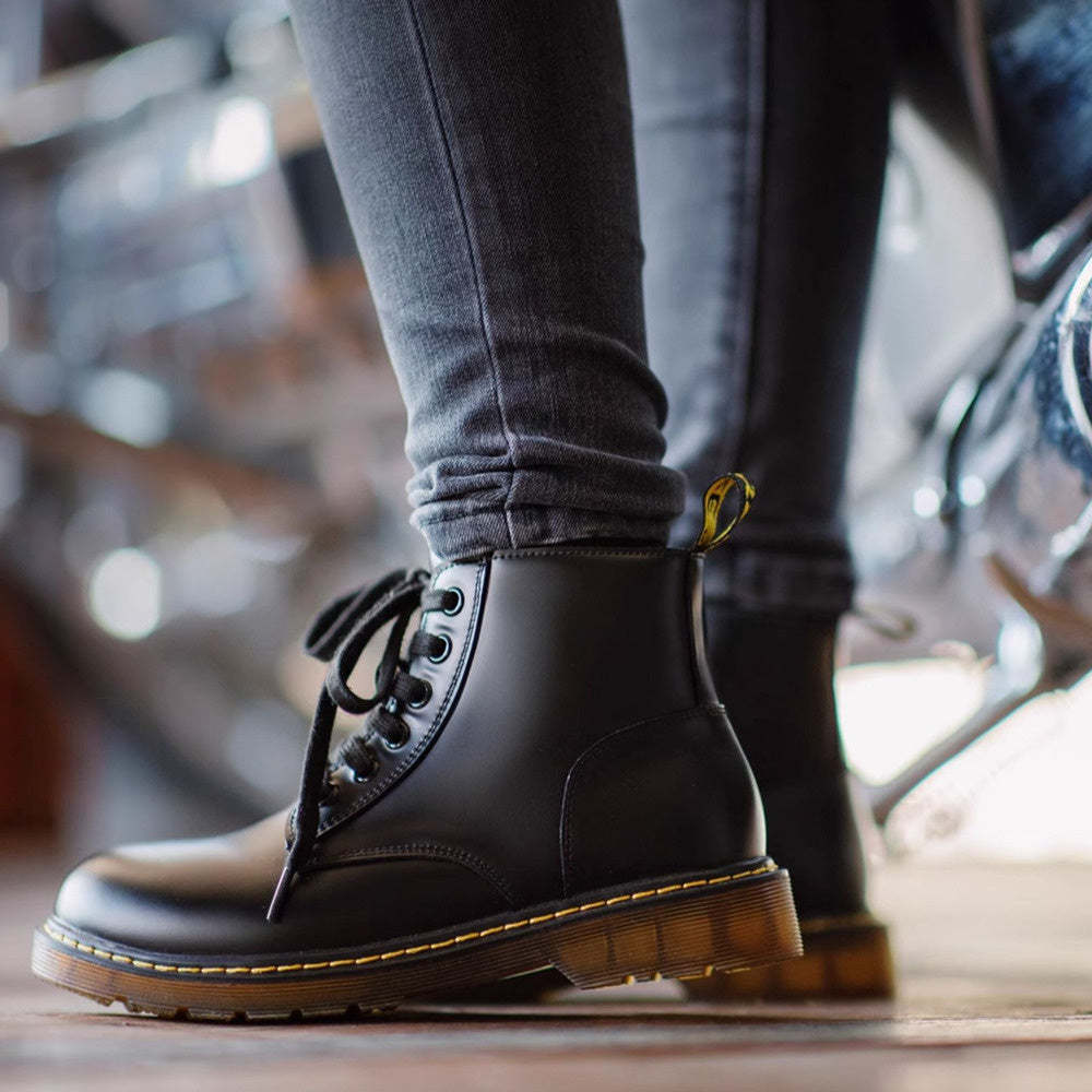 馬登女裝 黑色經典6孔馬丁靴高幫顯瘦機車短靴厚底英倫風單靴秋冬季女