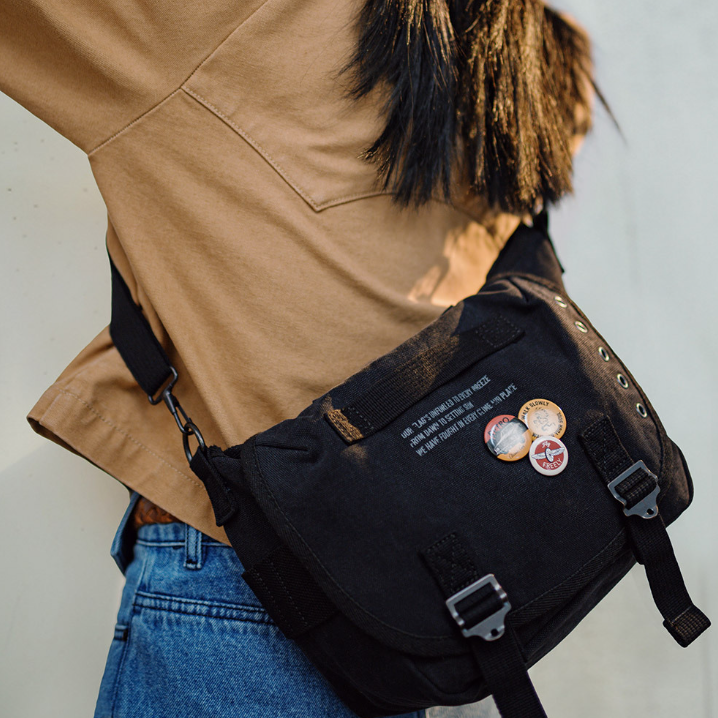 馬登女裝 美式復古M1961字母印花帆布斜挎包手提時尚大容量托特包夏女