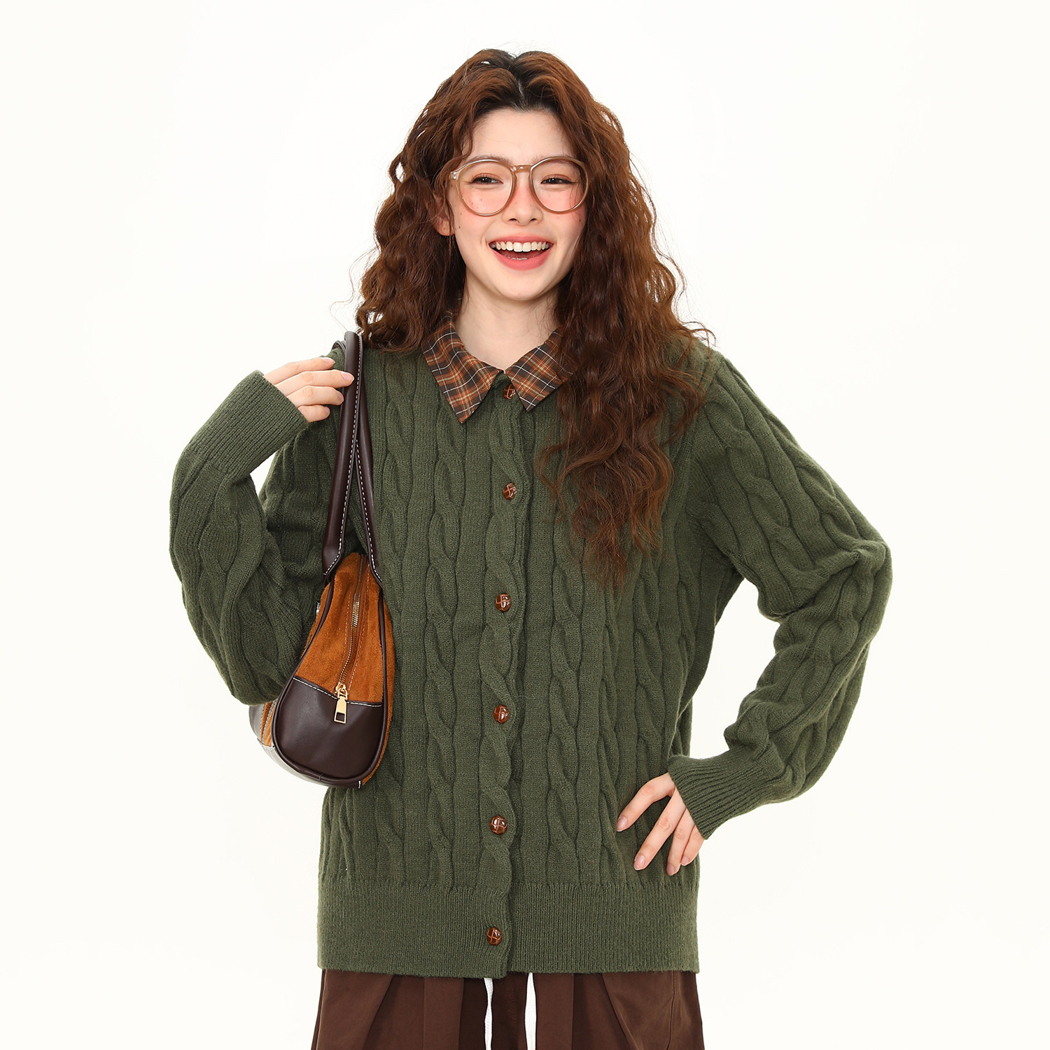 橄欖綠拼格子慵懶風翻領毛衣女開衫春季新款復古百搭外套