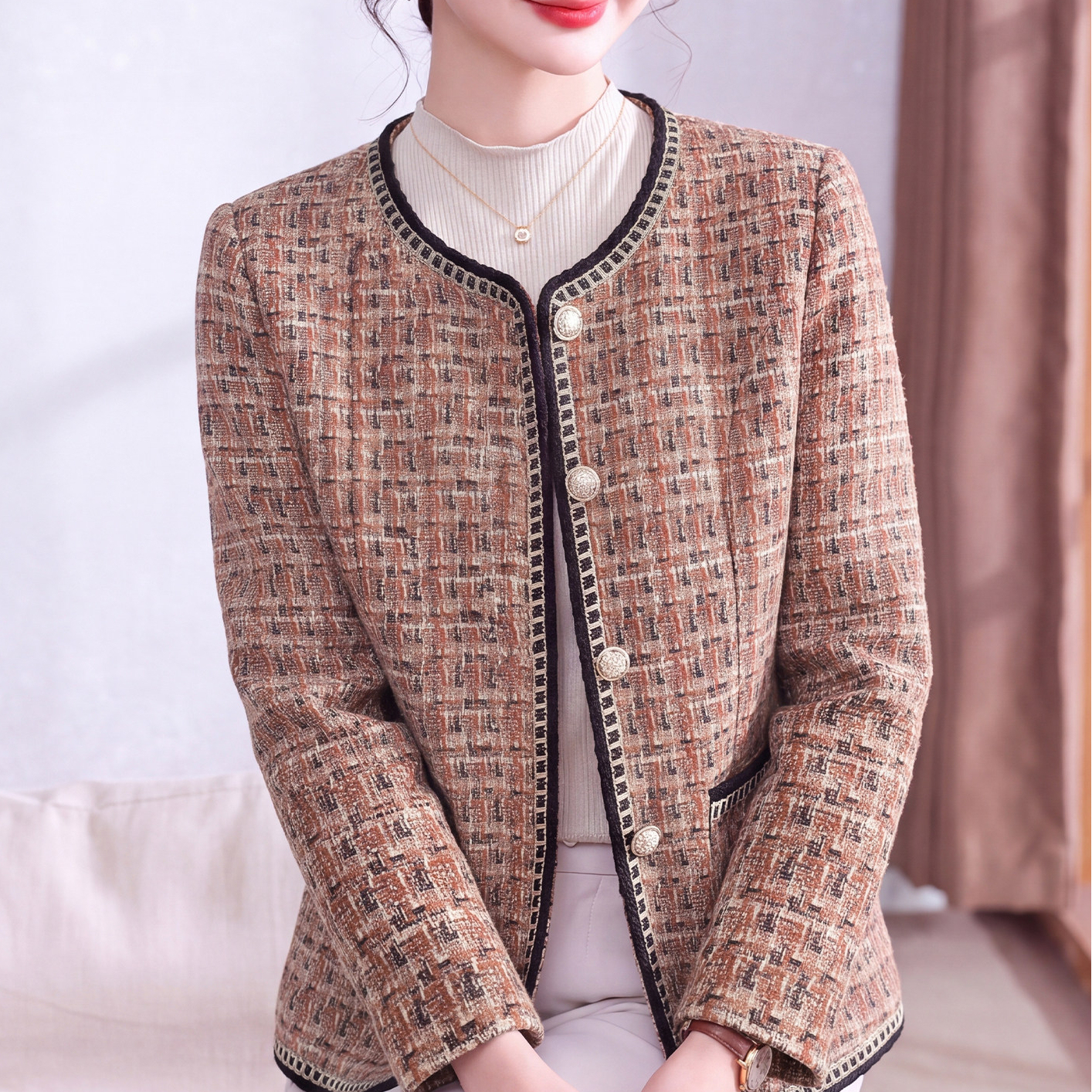 2026新款媽媽秋裝輕奢風小香風外套中老年女裝洋氣修身衣服