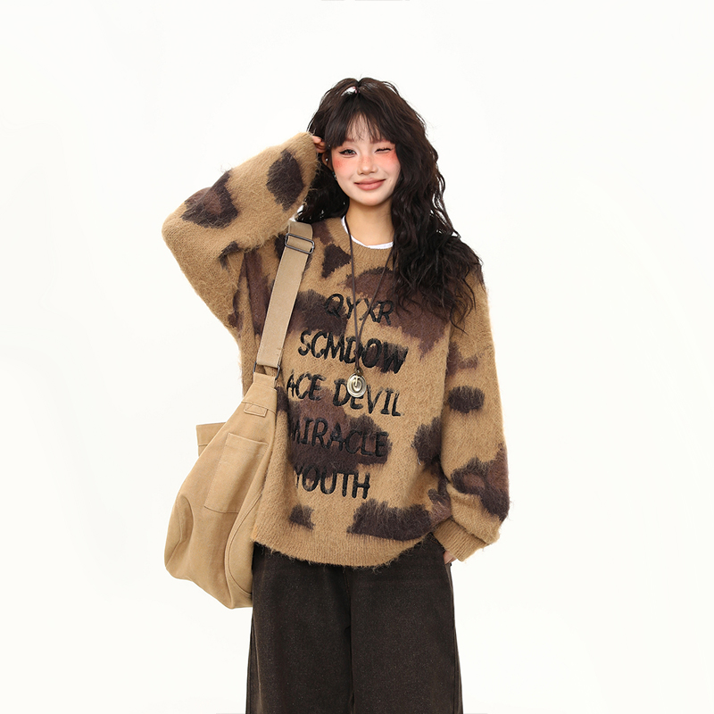 美式復古刺繡字母馬海毛毛衣女秋冬慵懶風棕色針織衫上衣