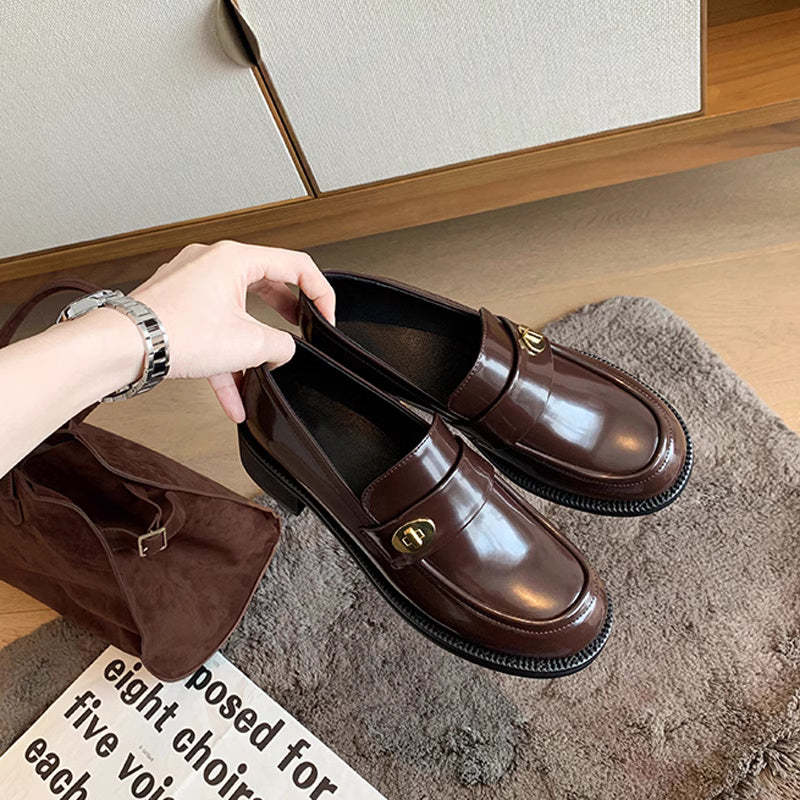 春季新款英倫復古圓頭厚底金扣牛皮懶人樂福單鞋女棕色小皮鞋