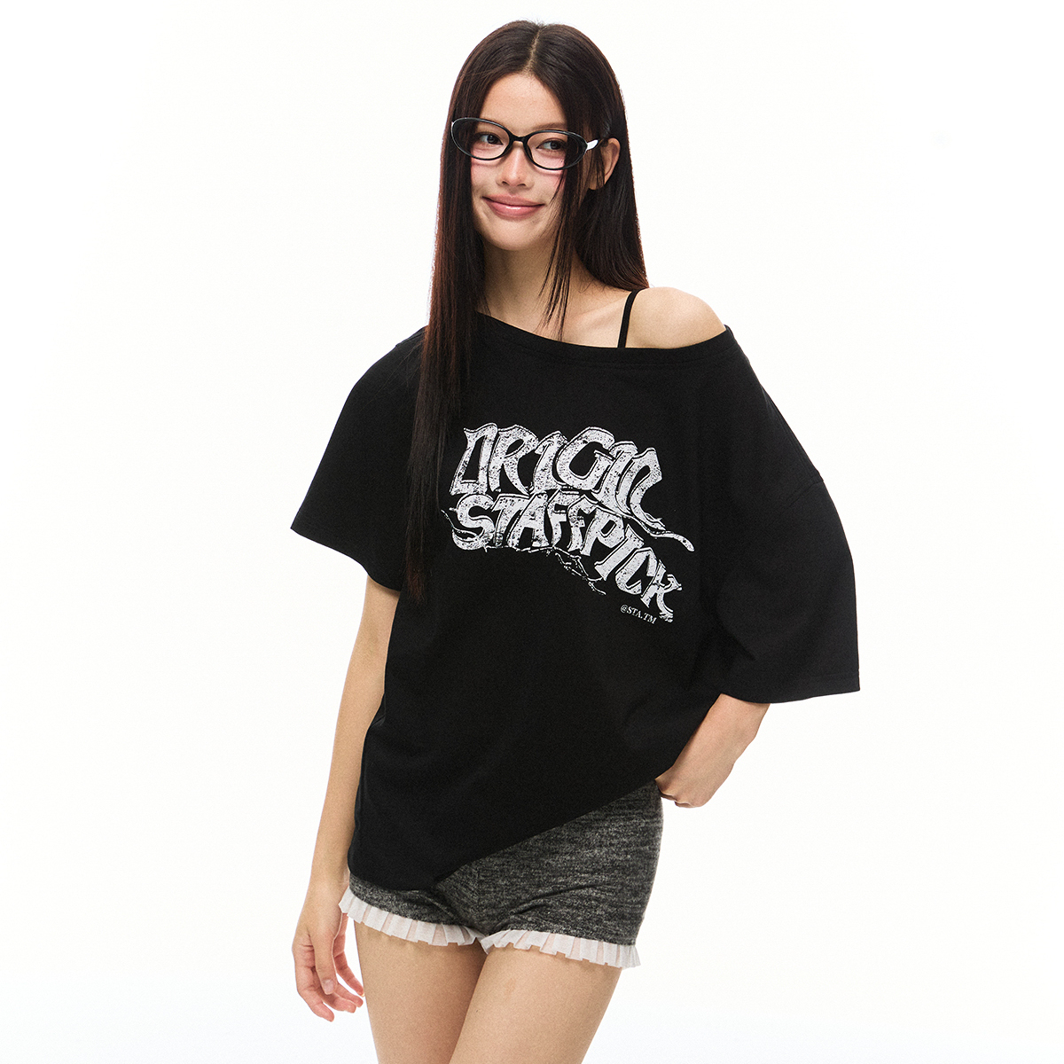 短袖T恤女露肩半袖2025年夏季寬鬆韓版復古女生斜肩上衣