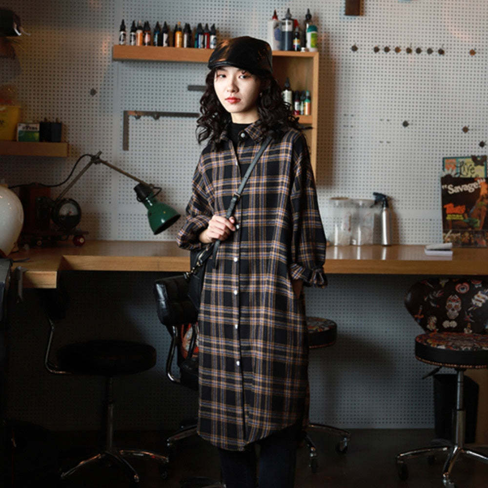 襯衫女外穿百搭直筒復古黑色長袖早秋季磨毛格子寬鬆中長款連衣裙