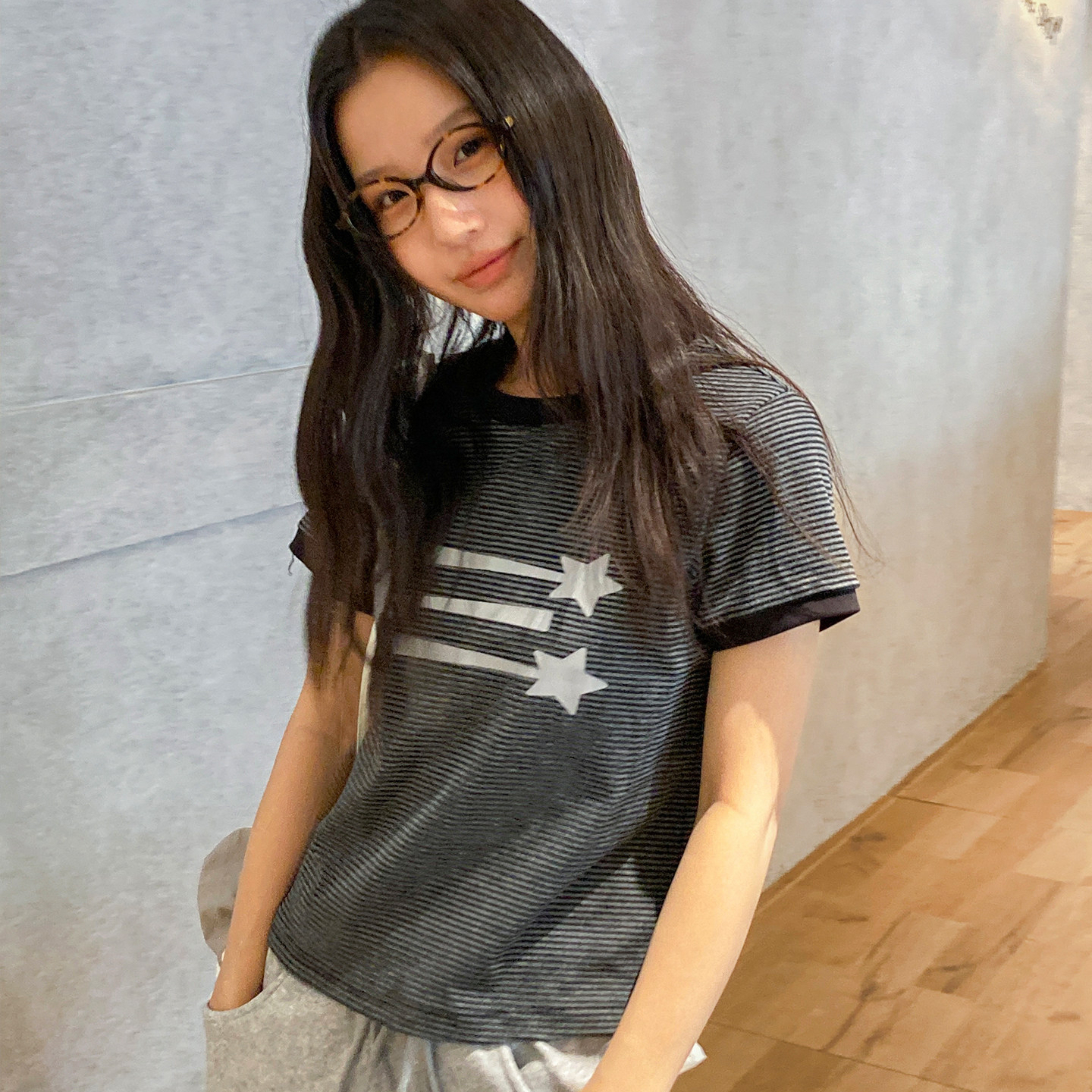 復古黑灰條紋印花短袖T恤女正肩夏2026新款設計感上衣