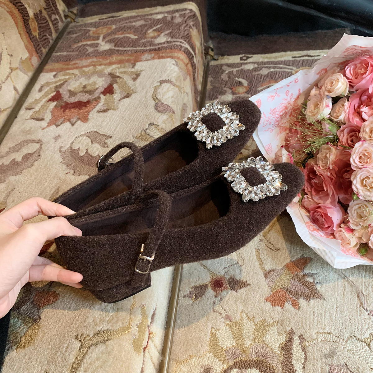 鑽扣小方頭絨裏一字帶保暖毛呢粗跟瑪麗珍單鞋女