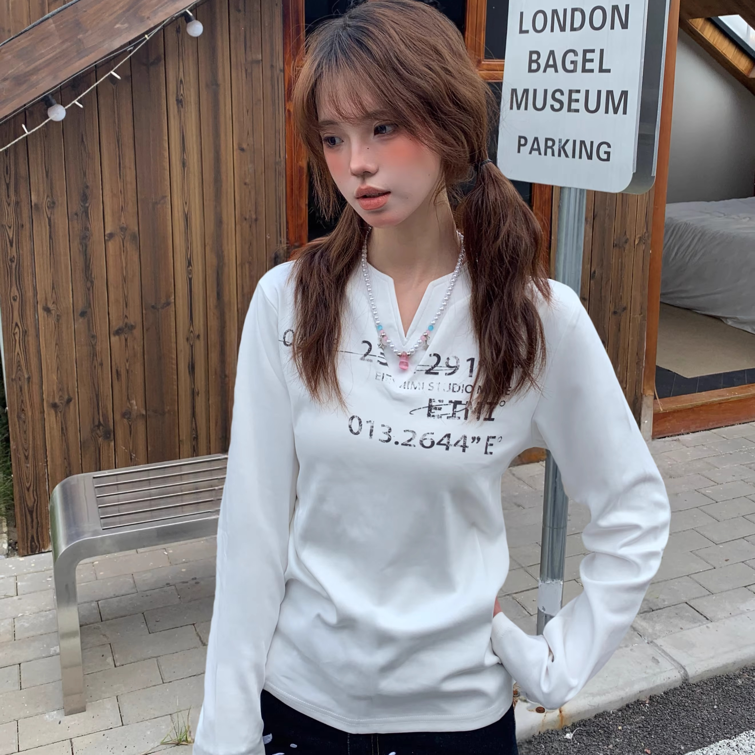 美式做舊字母印花v領長袖女秋季寬鬆設計感打底衫T恤上衣
