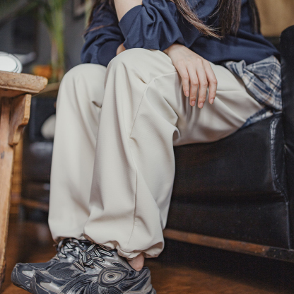 米白色加絨厚實保暖休閒褶皺工裝傘兵直筒闊腿長褲子女士秋冬