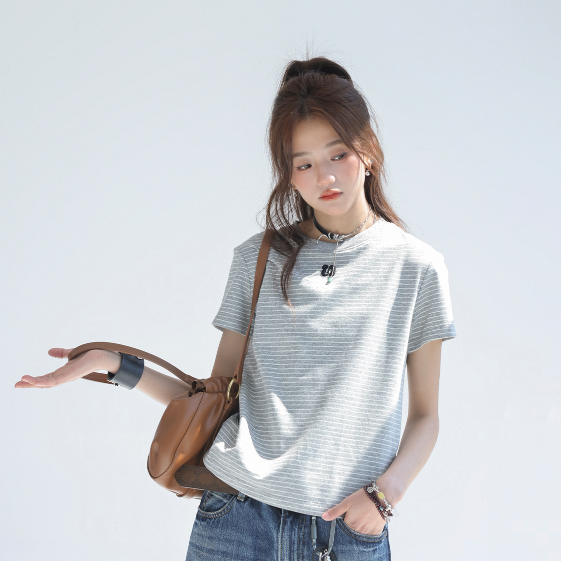 立體字母刺繡條紋短袖正肩女t恤夏韓系chic別致上衣