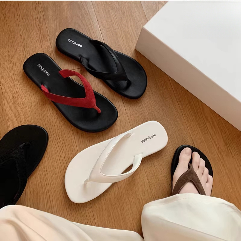 小羊皮夾趾人字拖鞋女夏外穿2026夏季新款極簡夾趾沙灘度假凉拖鞋