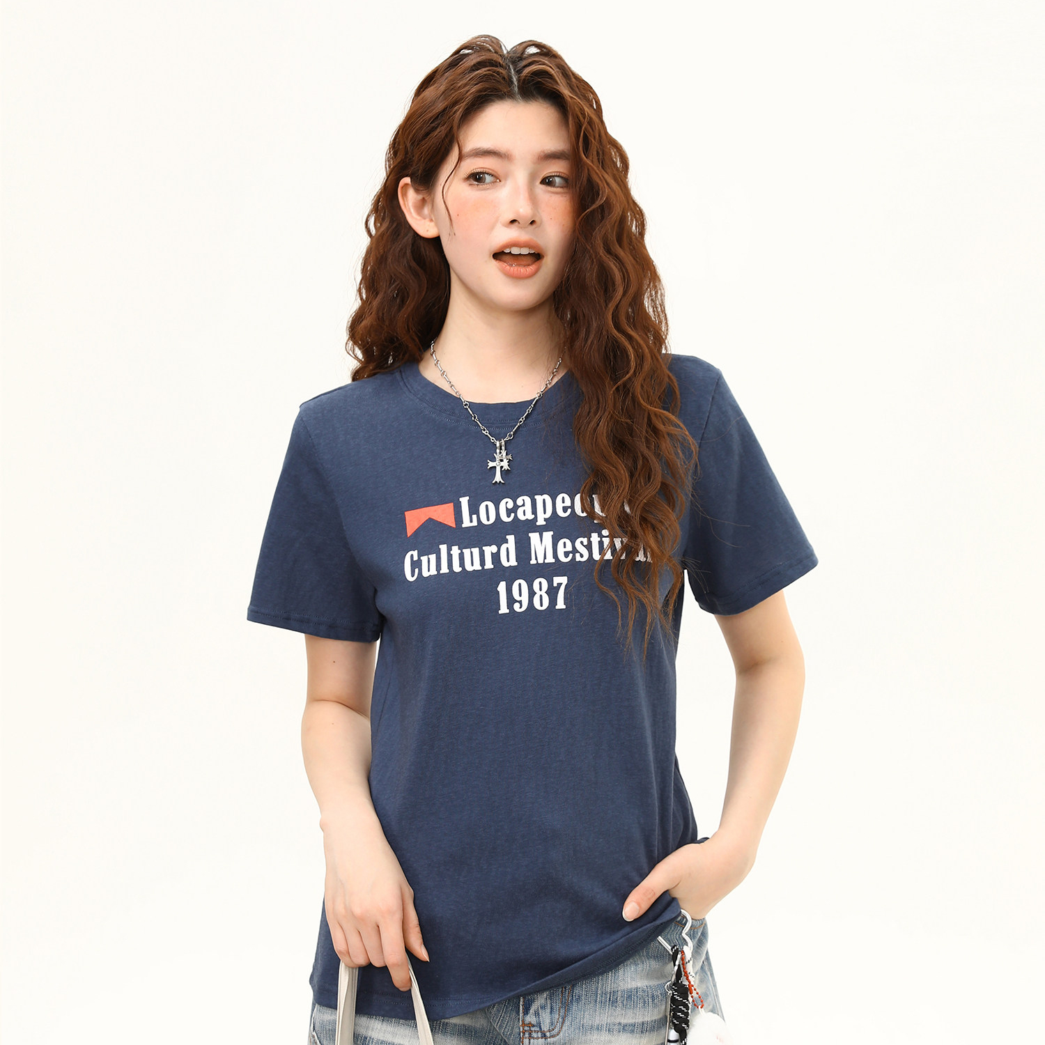 夏季字母印花簡約通勤短袖T恤女夏季薄款透氣舒適正肩tee