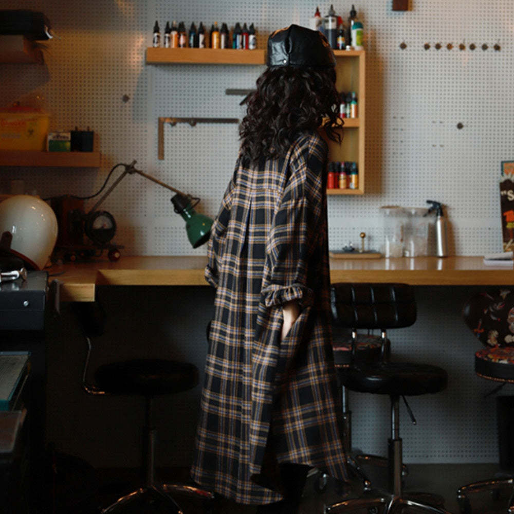 襯衫女外穿百搭直筒復古黑色長袖早秋季磨毛格子寬鬆中長款連衣裙