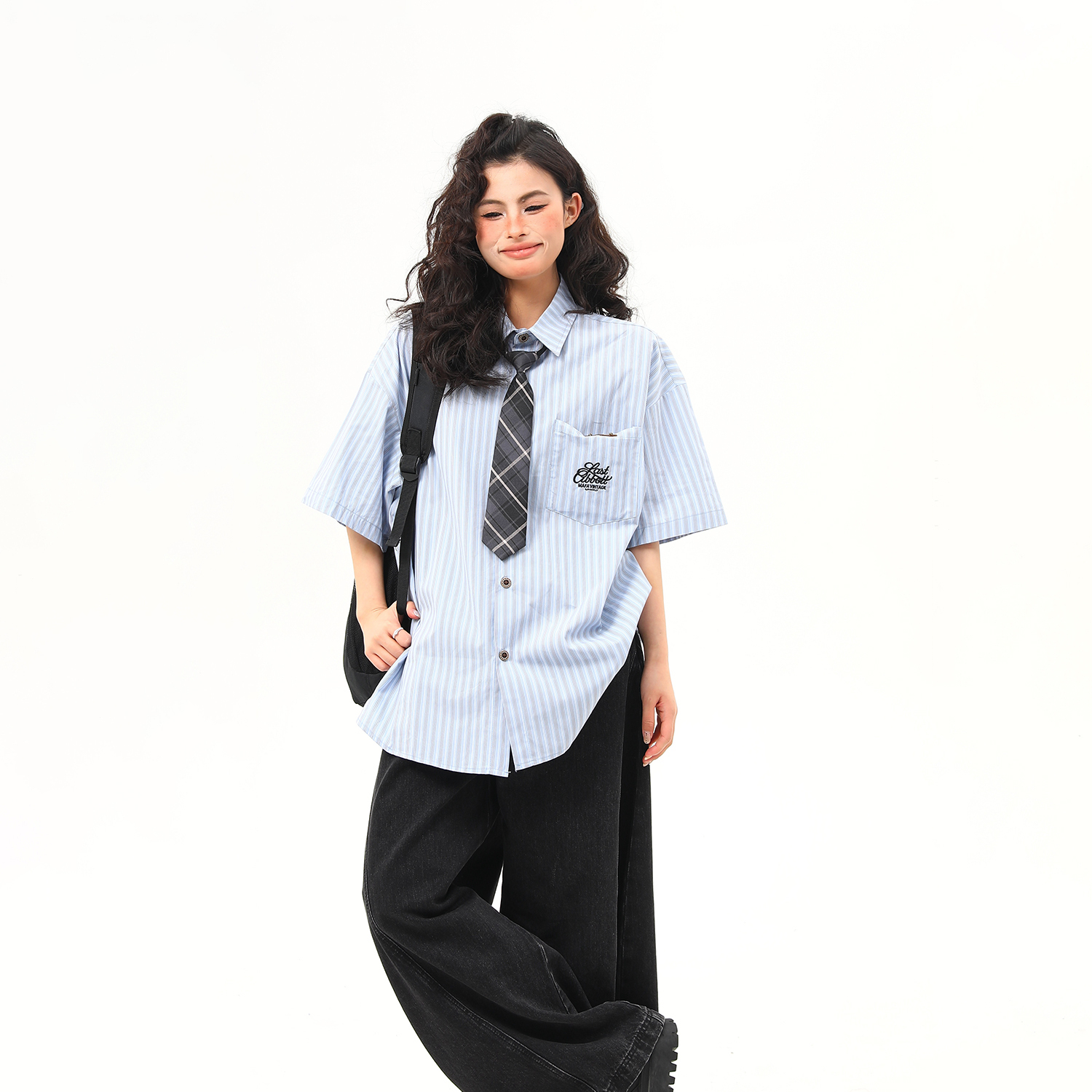 美式復古豎條紋學院風短袖襯衫女刺繡字母艺文高級感襯衣