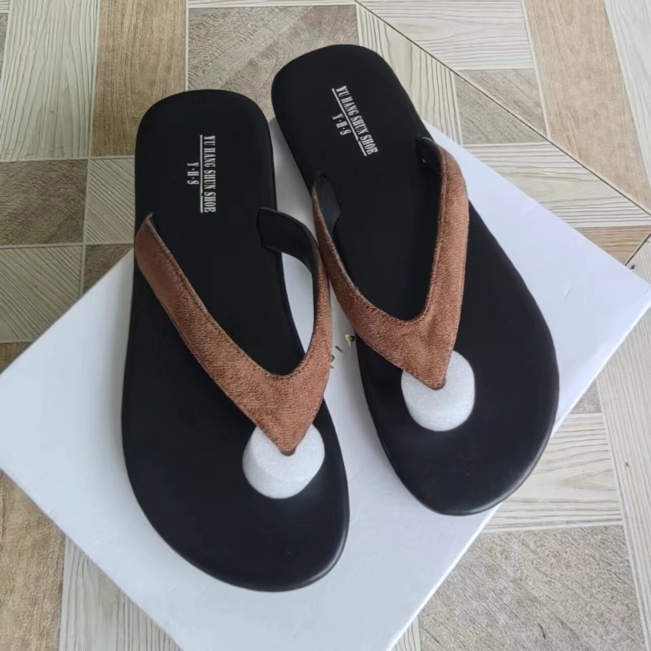 小羊皮夾趾人字拖鞋女夏外穿2026夏季新款極簡夾趾沙灘度假凉拖鞋