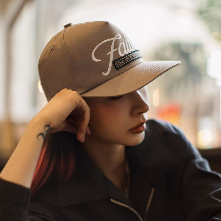 美式高街平簷棒球帽嘻哈風7扣帶可調節便帽小眾時尚遮陽帽夏