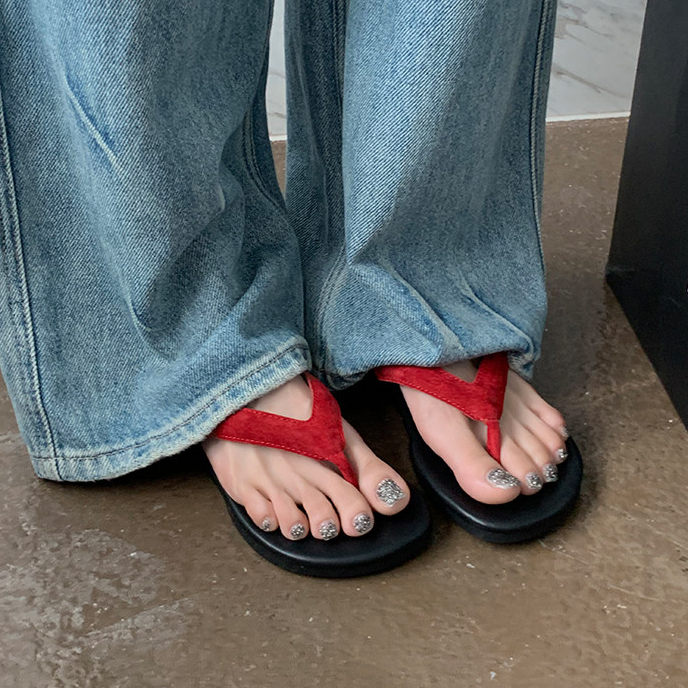 小羊皮夾趾人字拖鞋女夏外穿2026夏季新款極簡夾趾沙灘度假凉拖鞋