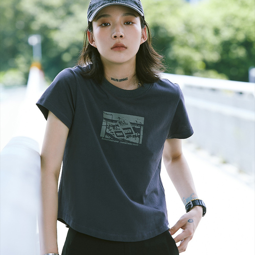 日系短款T恤女小眾設計感修身休閒印花純色t圓領全棉短袖上衣