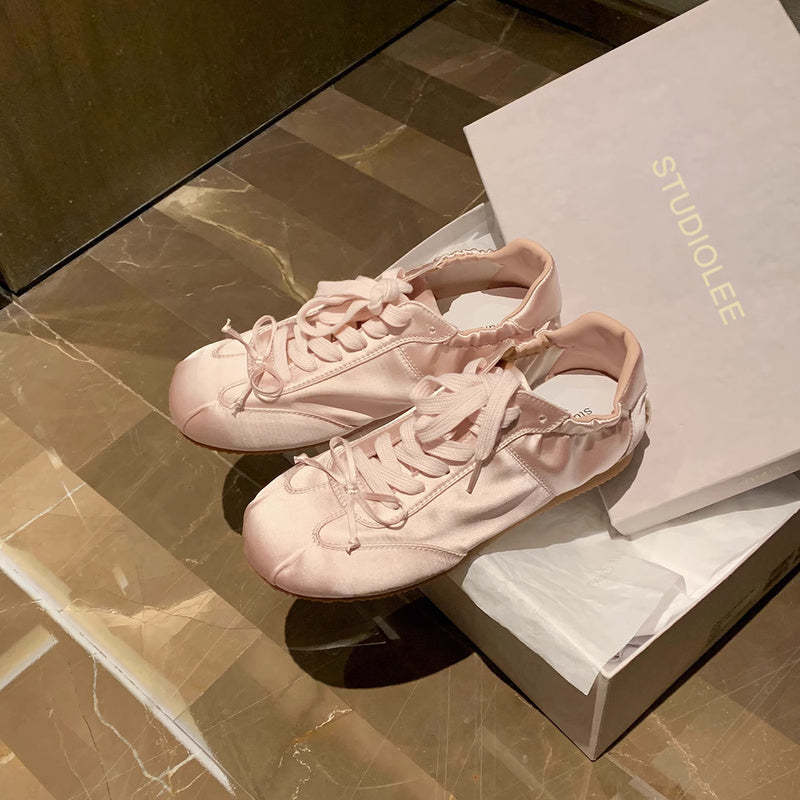 芭蕾風甜妹圓頭緞面運動板鞋蝴蝶結休閒德訓鞋女
