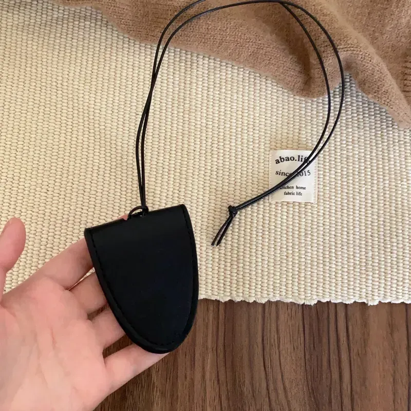 掛脖磁吸皮革墨鏡夾項鍊經典百搭眼鏡夾掛繩毛衣鏈配飾