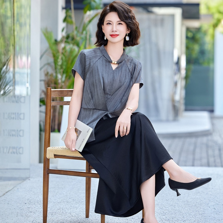 夏裝短袖t恤套裝2026新款時尚小衫洋氣中老年女裝上衣服