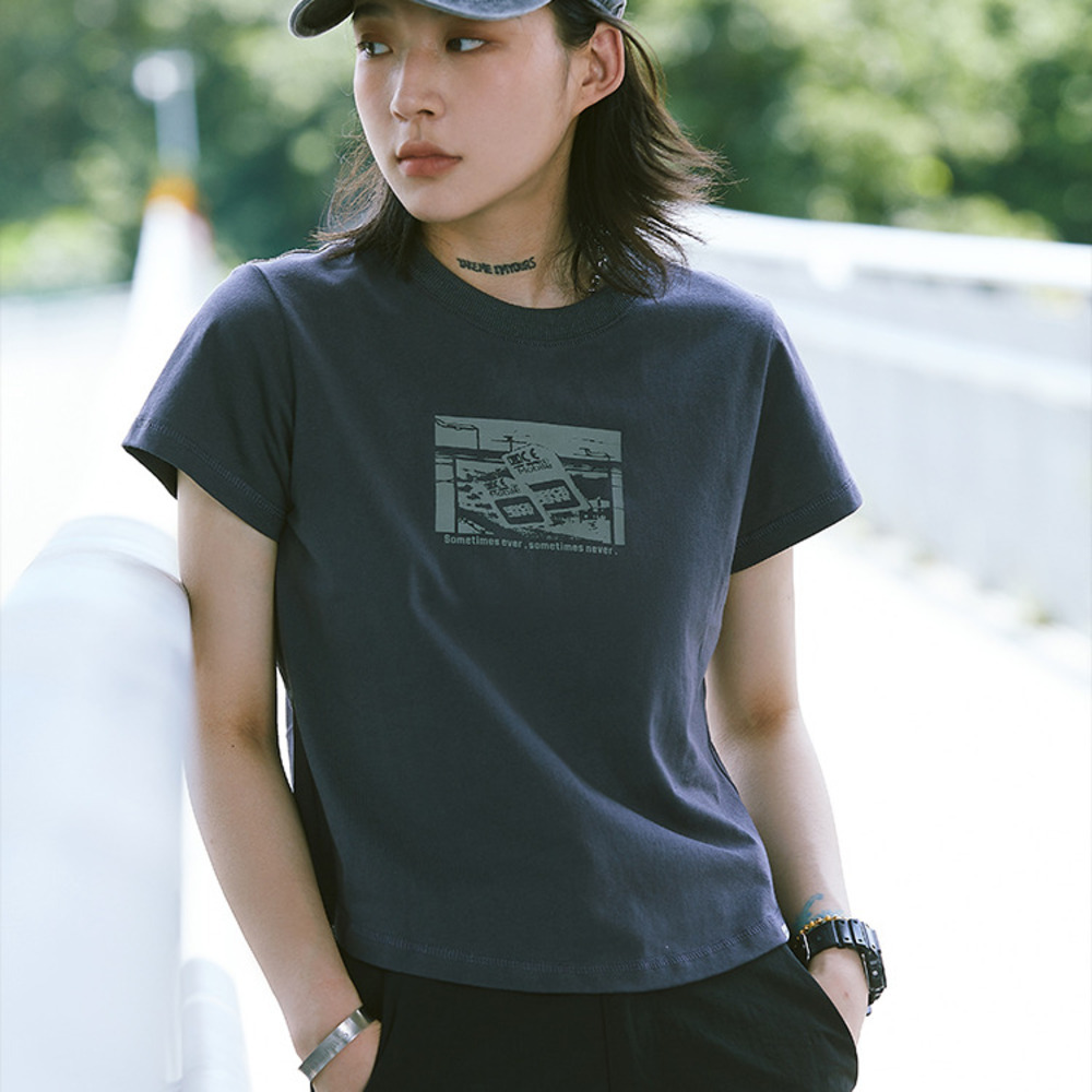 日系短款T恤女小眾設計感修身休閒印花純色t圓領全棉短袖上衣