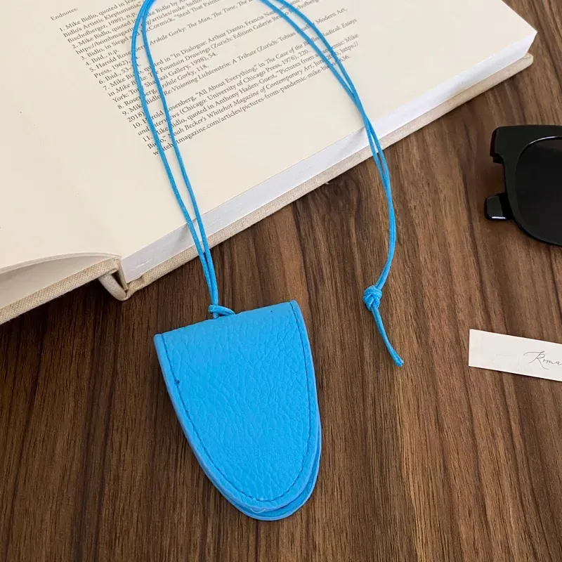 掛脖磁吸皮革墨鏡夾項鍊經典百搭眼鏡夾掛繩毛衣鏈配飾